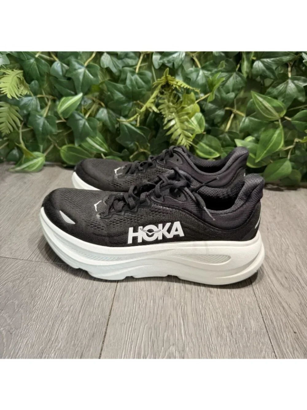 Hoka One One Bondi 9 Women's 7 B Running Shoes Black White High Cushioned